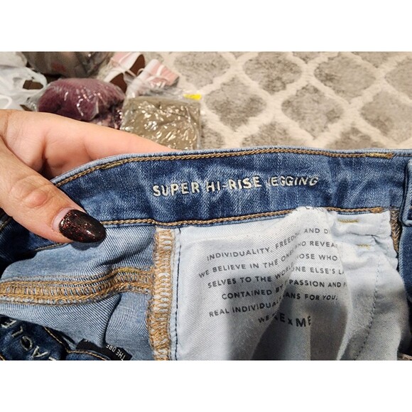 American Eagle Size 10 Med Wash Distressed Super Hi-Rise Jegging Dream Jeans - Picture 7 of 12